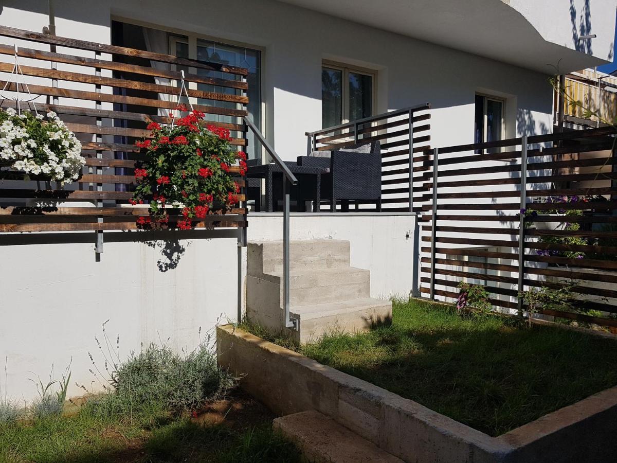 Anica Apartments Funtana Exterior foto